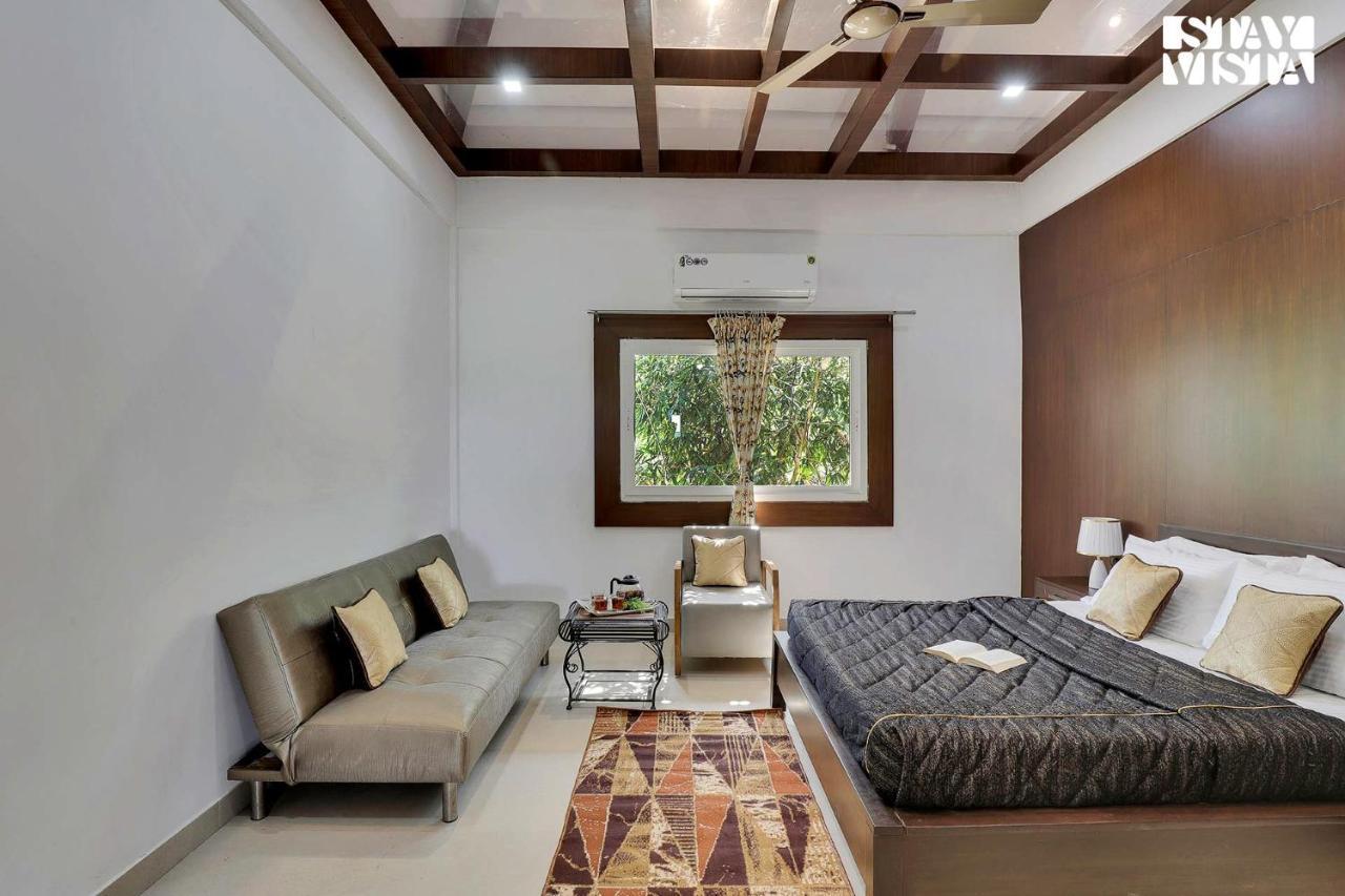 Stayvista'S Lakeside Whispers - Lake & Mountain-View Villa With Lawn & Indoor-Outdoor Games Nagpur Eksteriør billede